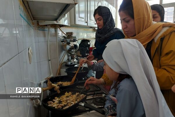 برگزاری کارگاه آموزش آشپزی مادران و دختران در فشافویه