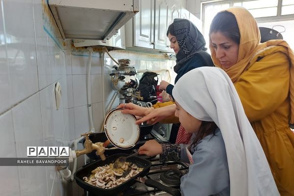 برگزاری کارگاه آموزش آشپزی مادران و دختران در فشافویه