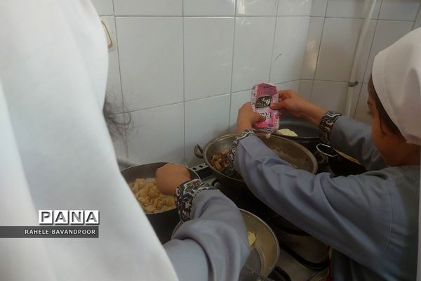 برگزاری کارگاه آموزش آشپزی مادران و دختران در فشافویه
