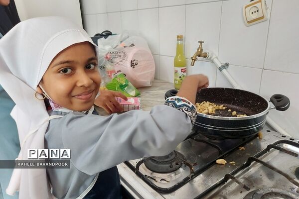 برگزاری کارگاه آموزش آشپزی مادران و دختران در فشافویه