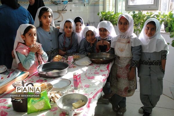برگزاری کارگاه آموزش آشپزی مادران و دختران در فشافویه