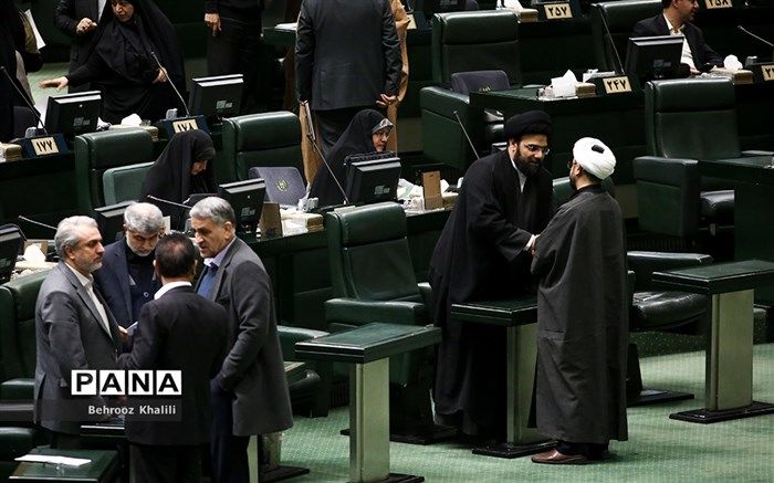 سوال از وزرای امور خارجه و علوم در دستورکار نمایندگان