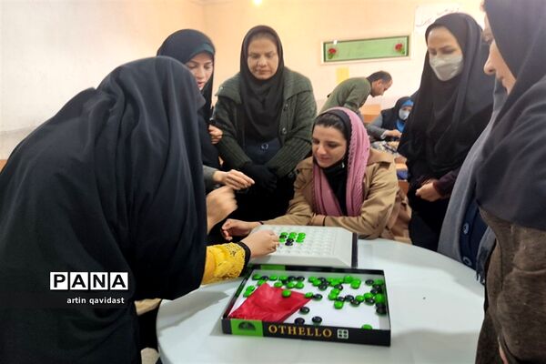 برگزاری دوره آموزشی بازی‌های فکری رویش ویژه مربیان ناحیه 3 شیراز