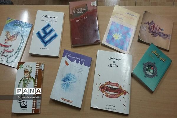 دومین نشست کتاب‌خوان در دبیرستان شایستگان ملارد