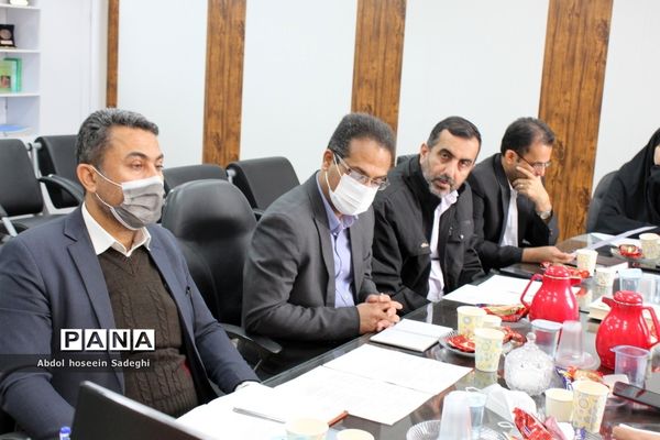 جلسه هم‌اندیشی معاونت آموزش ابتدایی اداره‌کل آموزش و پرورش استان بوشهر