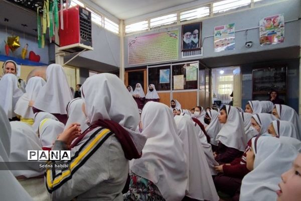 جشن میلاد حضرت فاطمه(س) در دبستان حضرت زهرا(س) یک رودهن