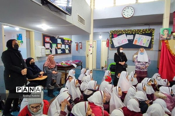 جشن میلاد حضرت فاطمه(س) در دبستان حضرت زهرا(س) یک رودهن