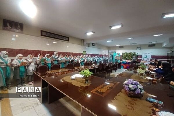 جشن دانش‌آموزی گرامیداشت روز مادر در آموزشگاه شاهد فاطمه زهرا(س) اسلامشهر