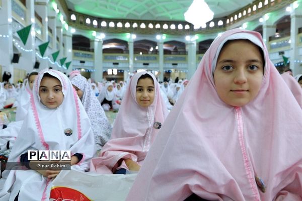 جشن شکوفایی  پنج هزار نفری دانش‌آموزان دختر