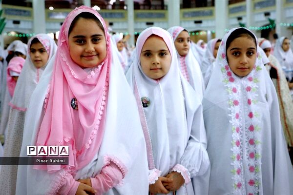 جشن شکوفایی  پنج هزار نفری دانش‌آموزان دختر