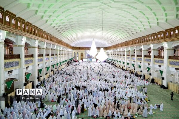 جشن شکوفایی  پنج هزار نفری دانش‌آموزان دختر