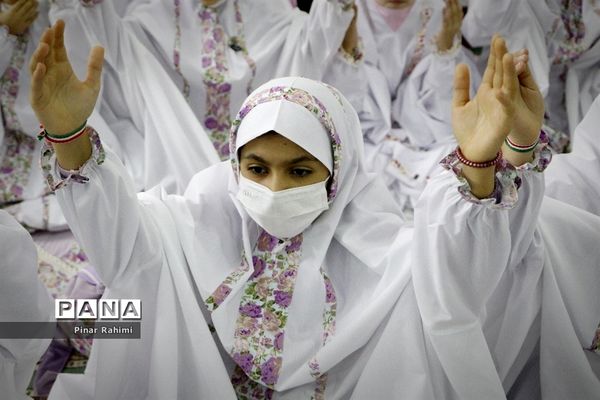 جشن شکوفایی  پنج هزار نفری دانش‌آموزان دختر