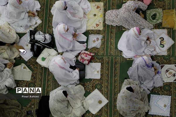 جشن شکوفایی  پنج هزار نفری دانش‌آموزان دختر