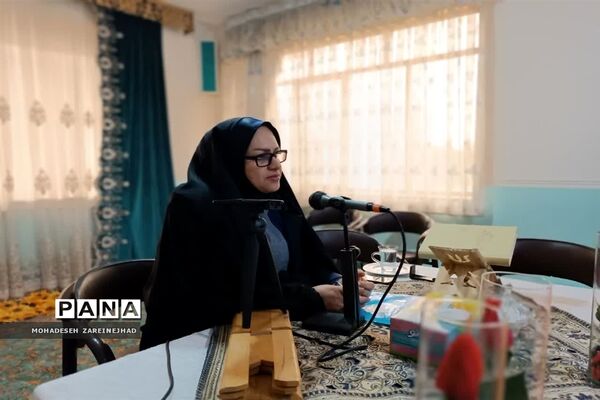 برگزاری مراسم روز مادر و روز زن در دبیرستان‌ شهید‌ زهره‌‌وند قرچک