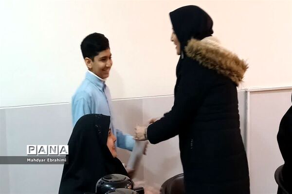 مراسم تجلیل از مادران شهدا و اعضاء انجمن اولیاء و مربیان آموزشگاه شهید کاظمی  اسلامشهر