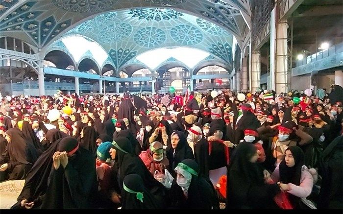 اجتماع‌ بزرگ‌ دختران‌ حاج‌ قاسم درمصلی امام خمینی اصفهان  /فیلم 2