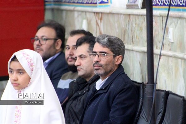 آیین جشن تکلیف دانش‌آموزان دختر منطقه چهاردانگه با عنوان «نیلوفرانه»