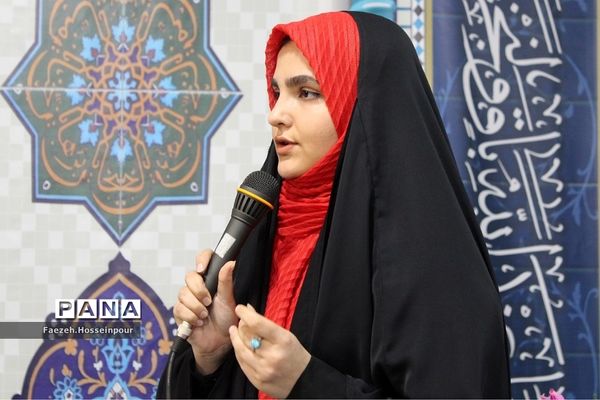 برگزاری مراسم بوی بهشت بهانه‌ای برای تجلیل از خانواده شهدا در بهارستان‌2