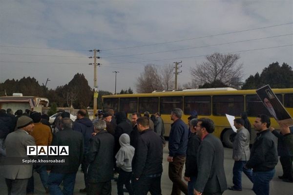 راهپیمایی در پی محکوم کردن اهانت نشریه فرانسوی به رهبری، در پاکدشت