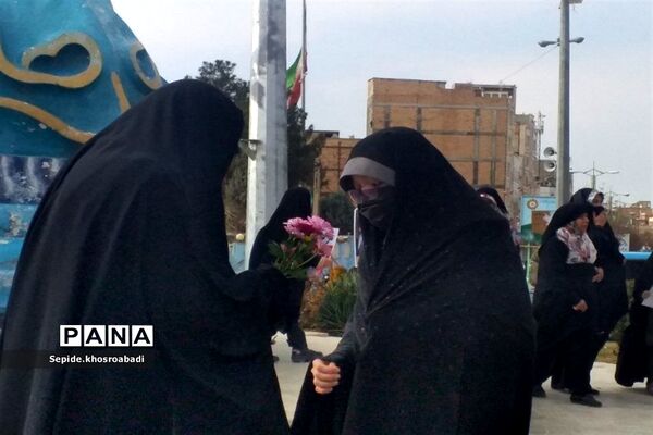 راهپیمایی در پی محکوم کردن اهانت نشریه فرانسوی به رهبری، در پاکدشت