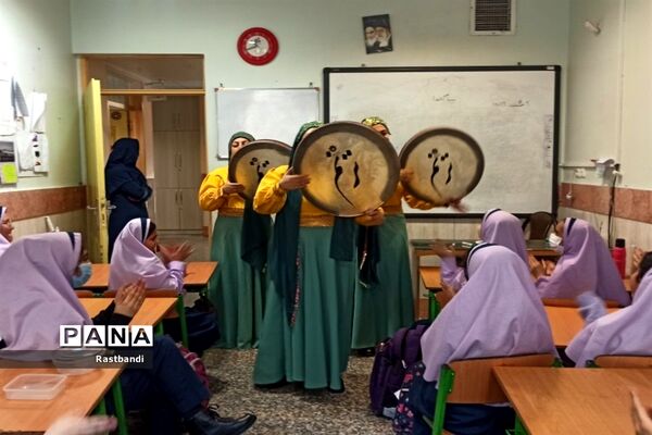 جشن میلاد باسعادت حضرت زهرا(س) در دبستان والعصر منطقه ۱۳