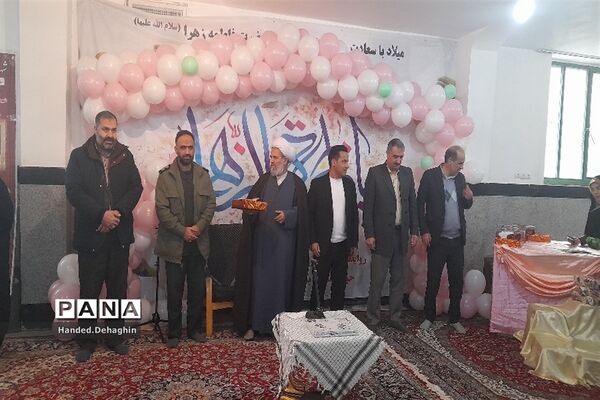 تقدیر از مادران دارای سه فرزند پاکدشتی