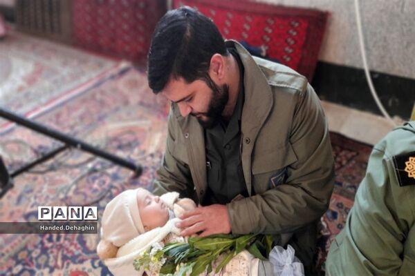 تقدیر از مادران دارای سه فرزند پاکدشتی