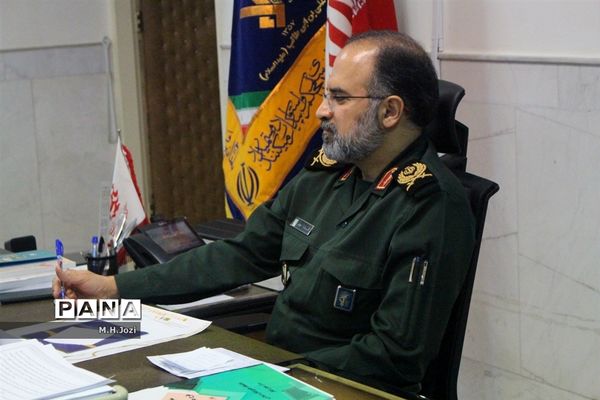 دیدار اعضای سازمان دانش‌آموزی قم با فرمانده سپاه استان