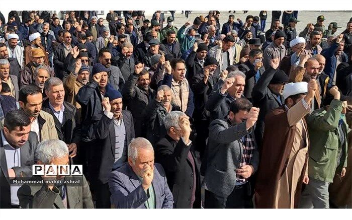 راهپیمایی مردم  نایین در محکومیت اهانت به ساحت ولایت و مرجعیت شیعه/فیلم