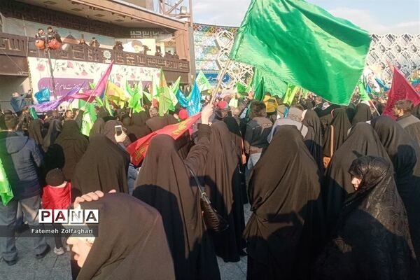 جشن بزرگ خانوادگی به‌مناسبت میلاد حضرت فاطمه زهرا (س)