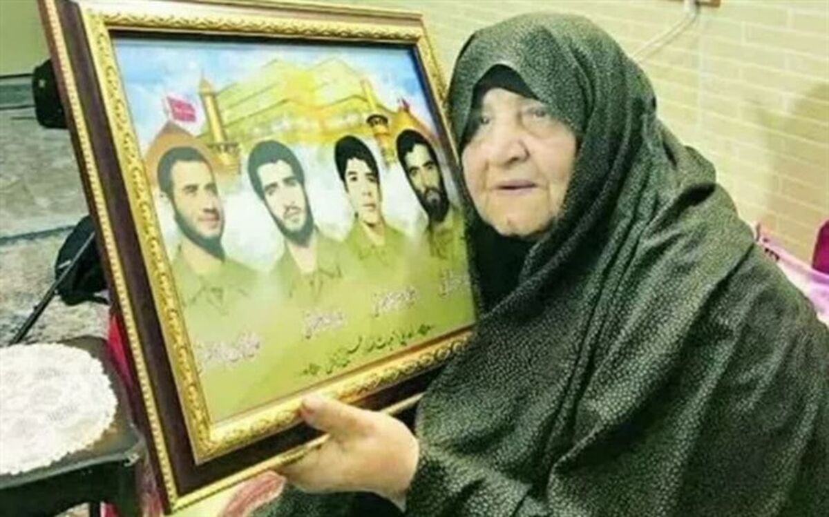 حضرت زهرا (س) الگوی همه‌جانبه ما هستند