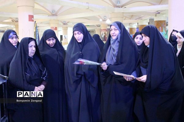 مراسم غبارروبی و عطرافشانی گلزار شهدا در بوشهر