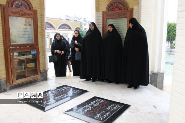 مراسم غبارروبی و عطرافشانی گلزار شهدا در بوشهر