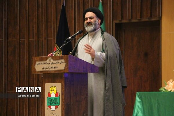 تقدیر از مادران شهدا در دهمین جشنواره اسوه‌های صبر و مقاومت