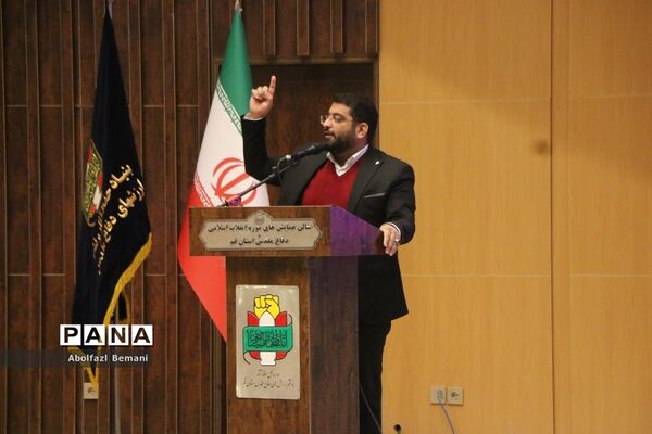 تقدیر از مادران شهدا در دهمین جشنواره اسوه‌های صبر و مقاومت