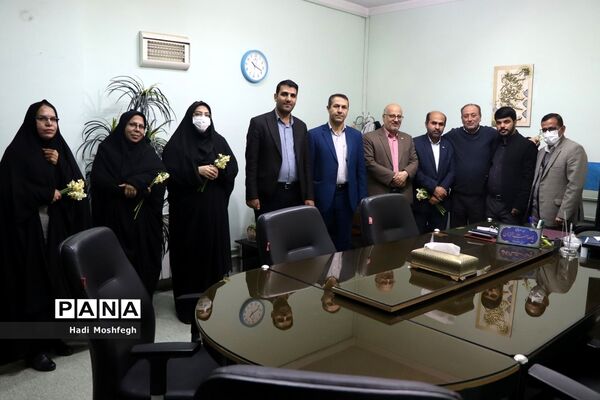 تجلیل از بانوان شاغل در حوزه  اداره‌کل آموزش و پرورش فارس