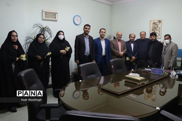 تجلیل از بانوان شاغل در حوزه  اداره‌کل آموزش و پرورش فارس