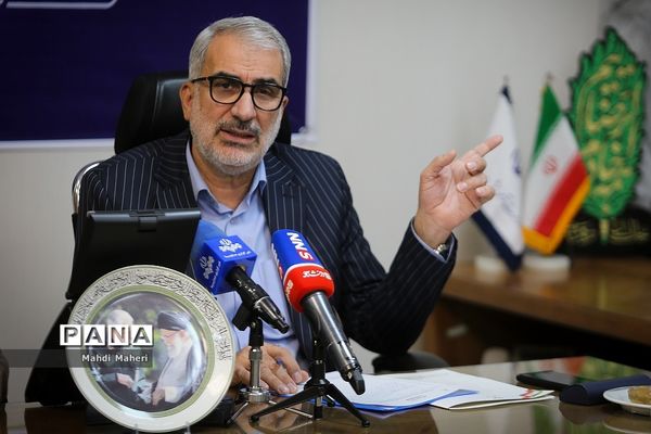 پاسخگویی وزیر آموزش و پرورش به مطالبات مردم با حضور در مرکز ارتباطات مردمی نهاد ریاست‌جمهوری