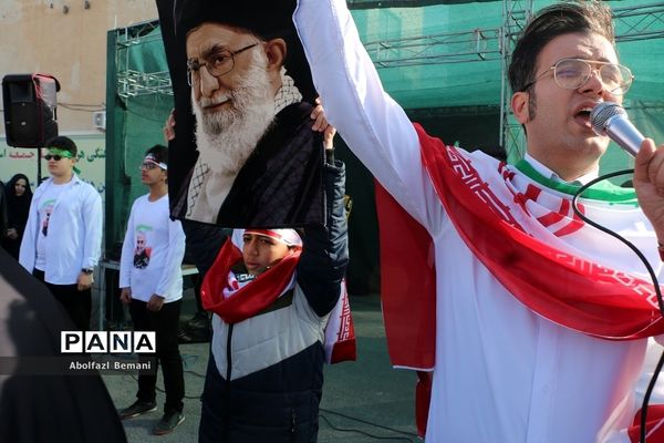 راهپیمایی مردم قم در محکومیت اهانت نشریه فرانسوی به مرجعیت