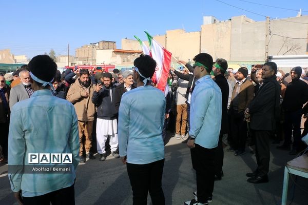 راهپیمایی مردم قم در محکومیت اهانت نشریه فرانسوی به مرجعیت