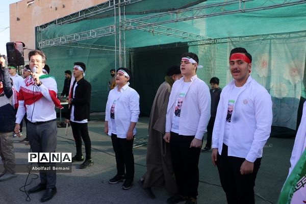 راهپیمایی مردم قم در محکومیت اهانت نشریه فرانسوی به مرجعیت