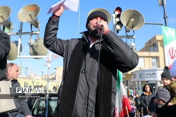 راهپیمایی مردم قم در محکومیت اهانت نشریه فرانسوی به مرجعیت