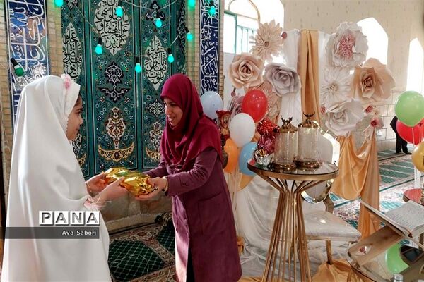 مسجد امام حسن (ع) آباده میزبان جشن تکلیف نه ساله‌ها