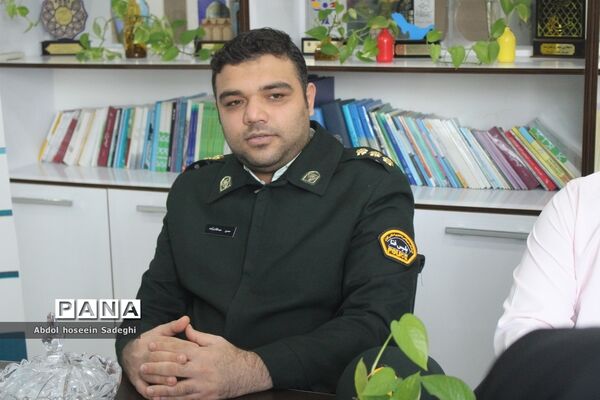 جلسه پیشگیری از آسیب‌های فضای مجازی بر کودکان