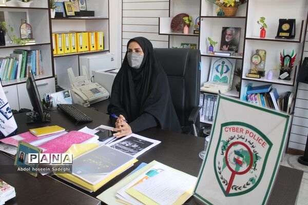جلسه پیشگیری از آسیب‌های فضای مجازی بر کودکان