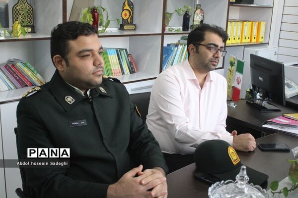 جلسه پیشگیری از آسیب‌های فضای مجازی بر کودکان