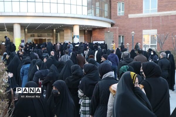 بازدید وزیر علوم از حوزه کنکور دانشگاه قم
