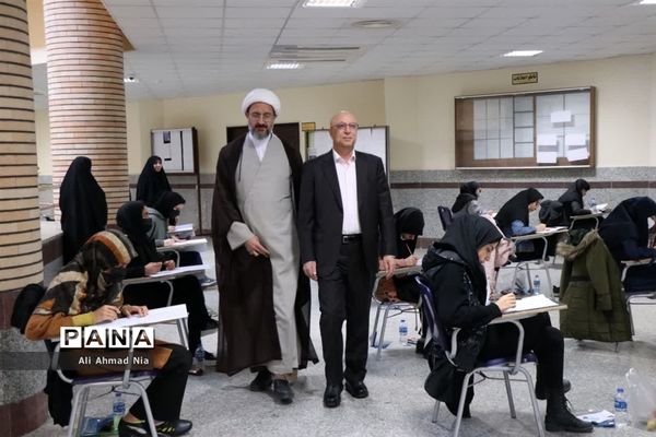 بازدید وزیر علوم از حوزه کنکور دانشگاه قم