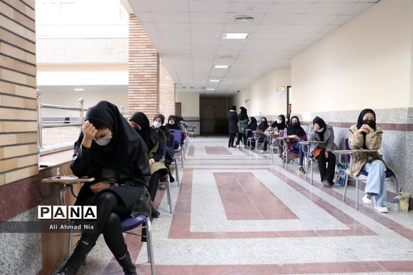 بازدید وزیر علوم از حوزه کنکور دانشگاه قم