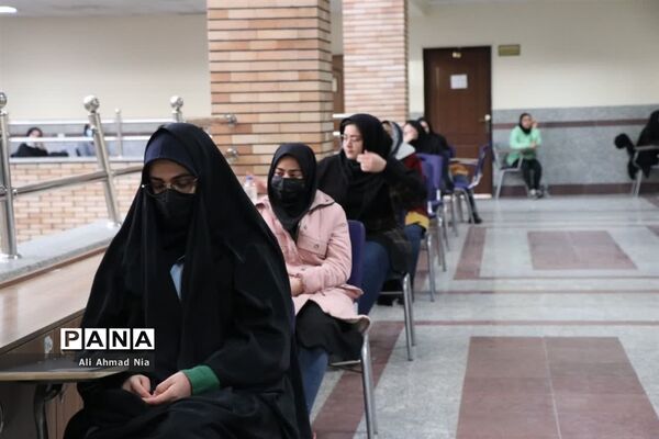 بازدید وزیر علوم از حوزه کنکور دانشگاه قم
